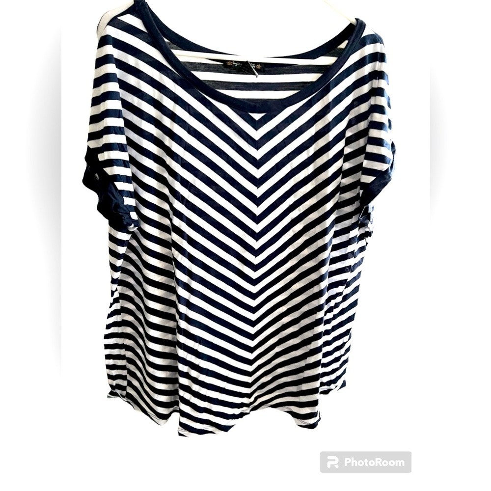 Plus size striped tee size 2xl